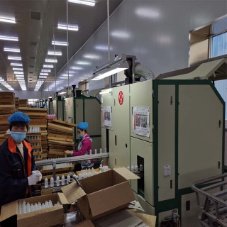 疫情當下自動化絲印設(shè)備為玻璃瓶企業(yè)助力